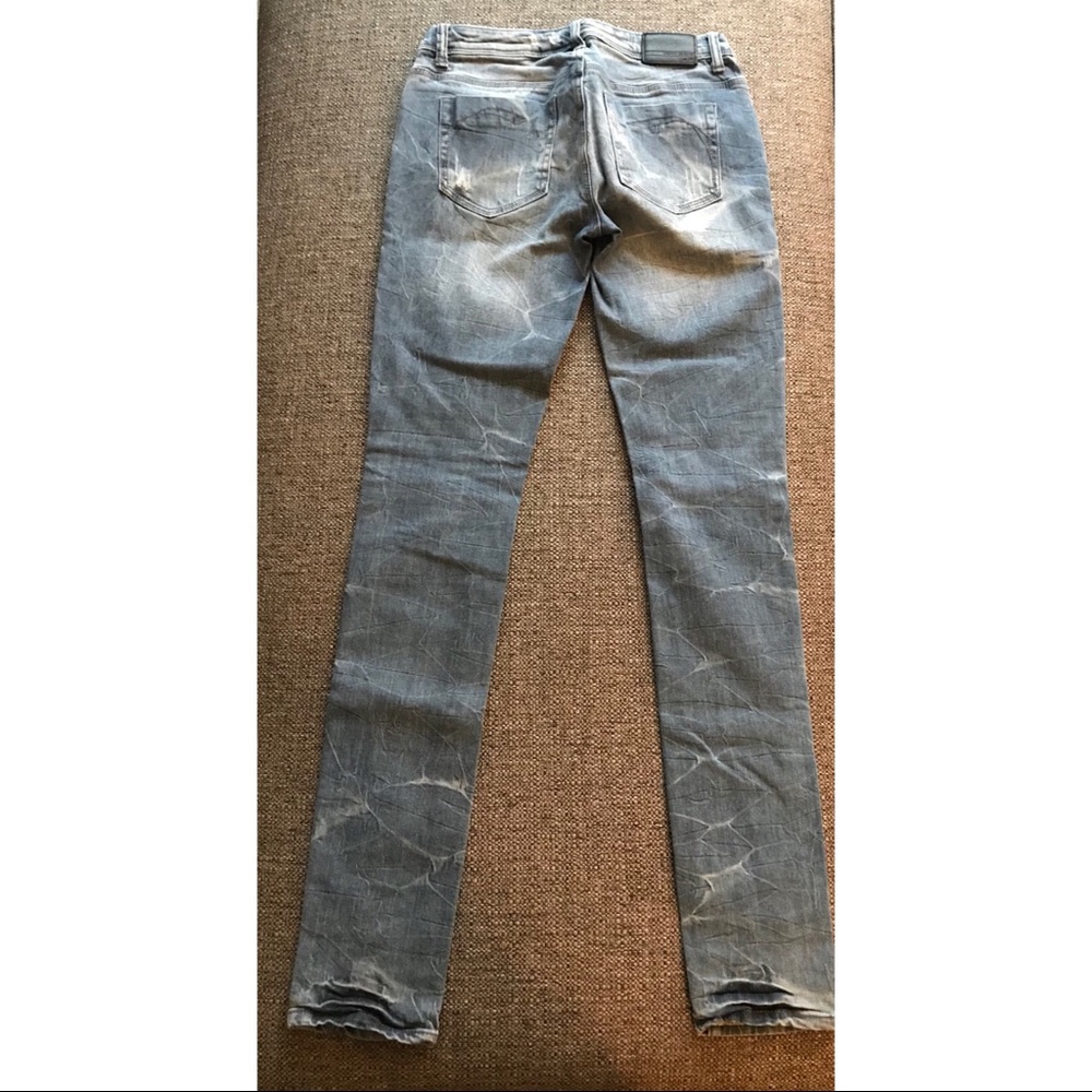 Gorgeous DKNY Skinny Jeans - Picture 3 of 3